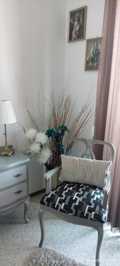 Close To Airport, Double Bedroom, Sofa-Bed, Private Bathroom For Adults And Children Aged 10 And Over Only Gudja Eksteriør bilde