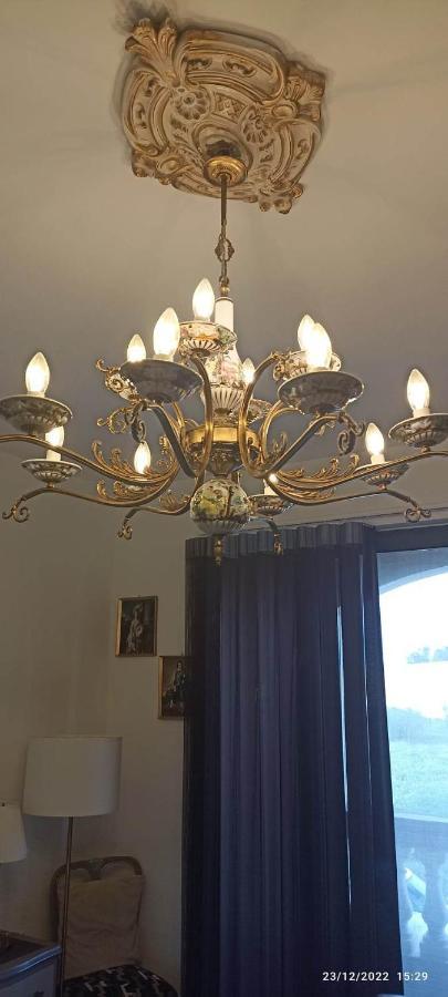 Close To Airport, Double Bedroom, Sofa-Bed, Private Bathroom For Adults And Children Aged 10 And Over Only Gudja Eksteriør bilde